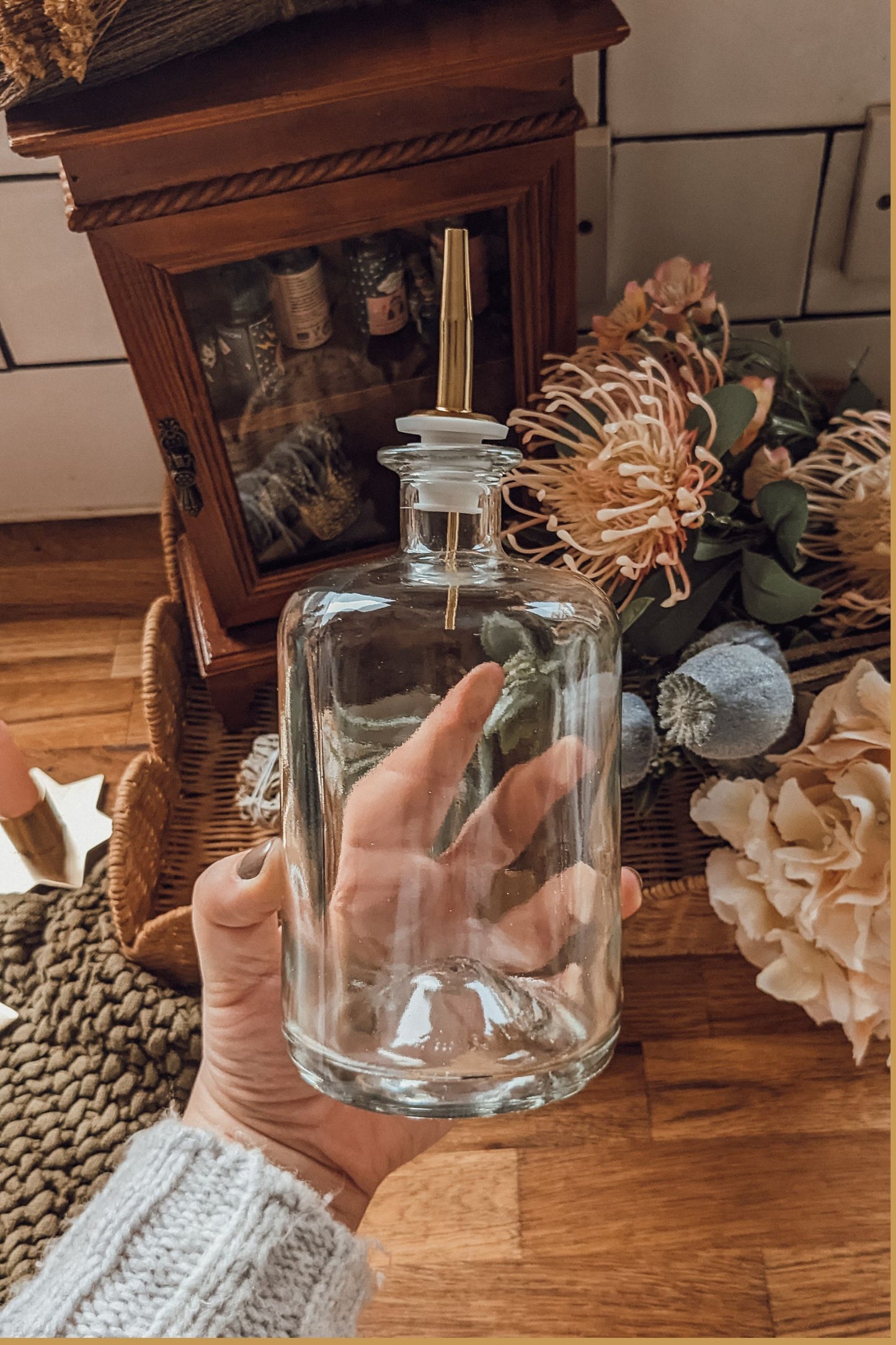 'Herbalist' Glass Oil +Vinegar Apothecary Bottle - Large