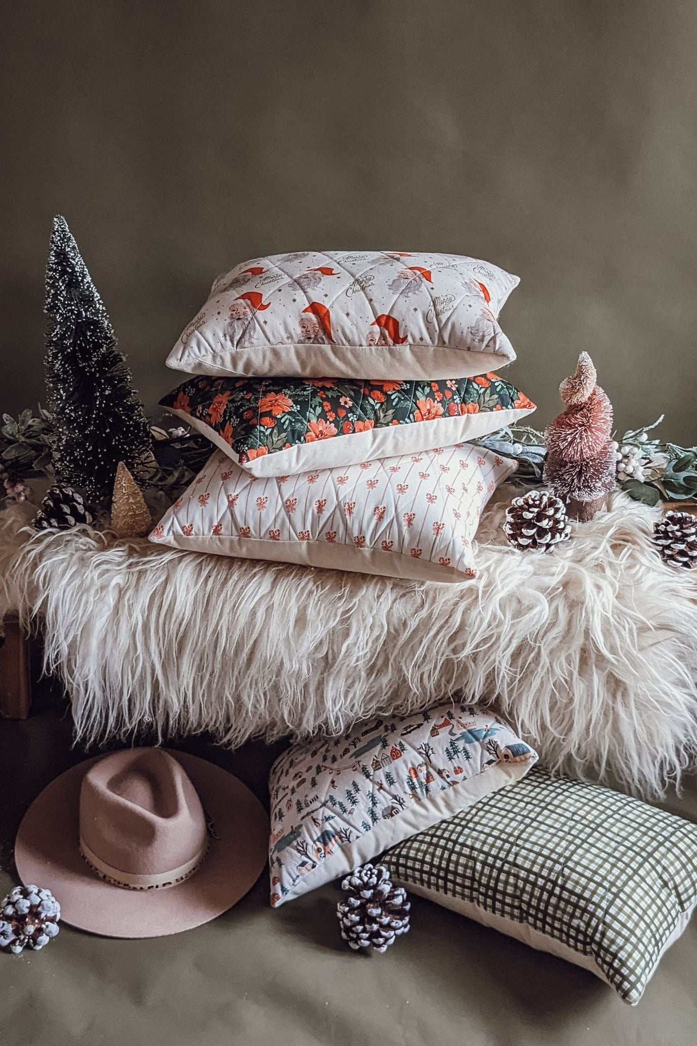 'Christmas Bloom' Quilted Cushion