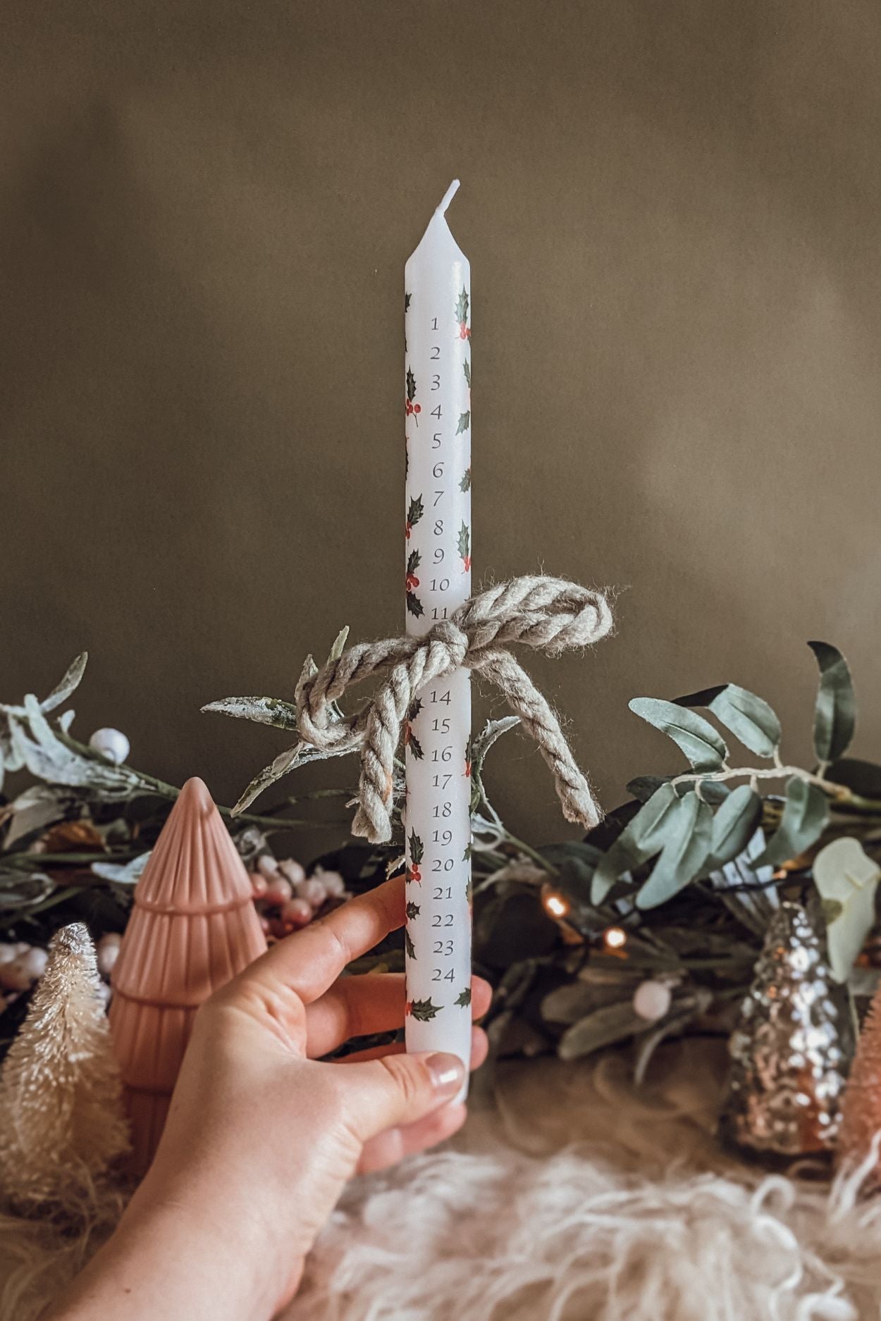 Holly Advent Taper