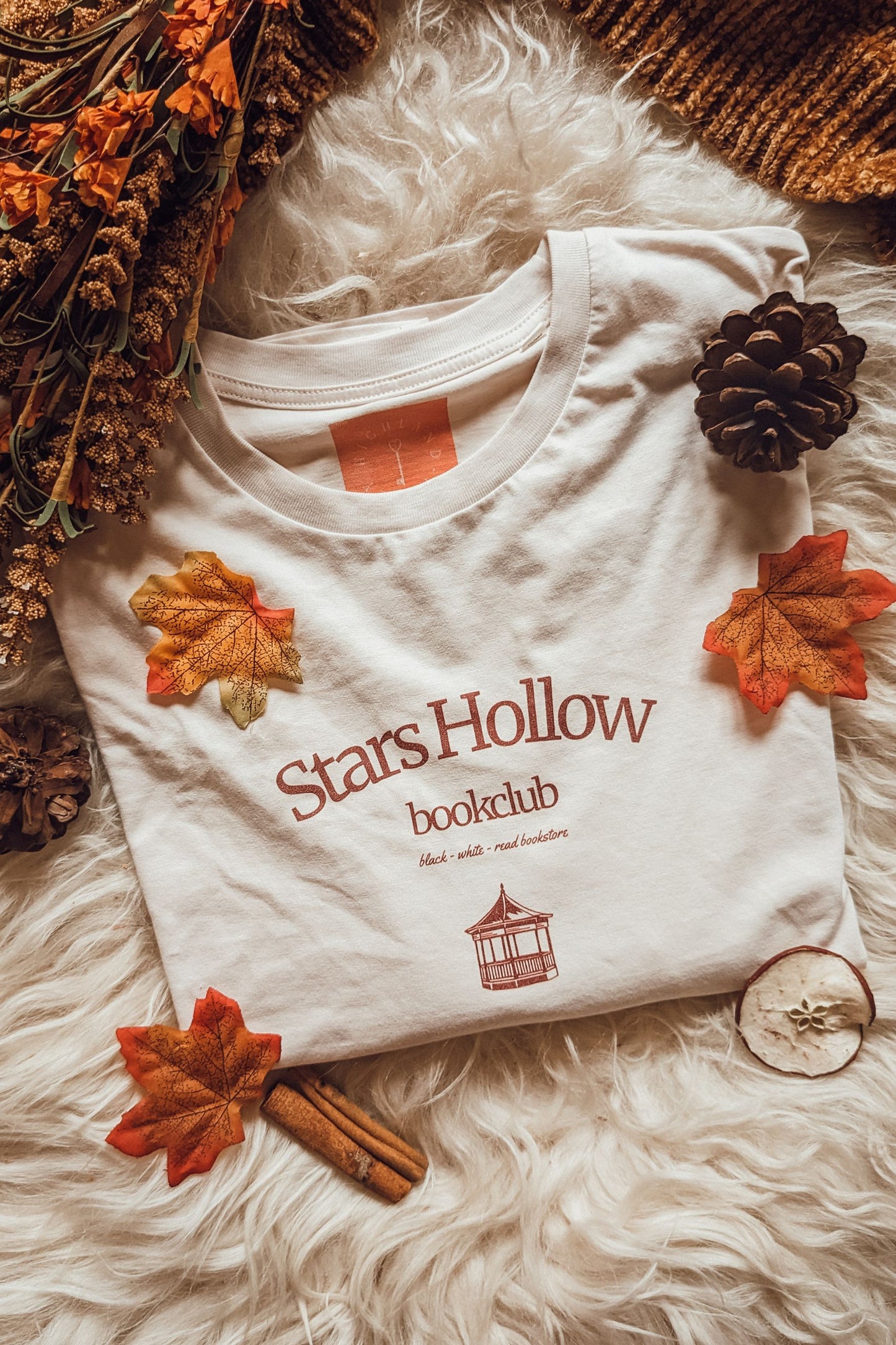 Load image into Gallery viewer, &amp;#39;Black White + Read&amp;#39; Stars Hollow Bookclub Tee

